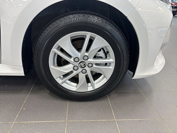 Toyota Yaris 13 of 15