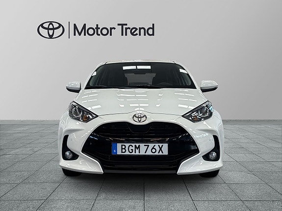 Toyota Yaris 6 of 15