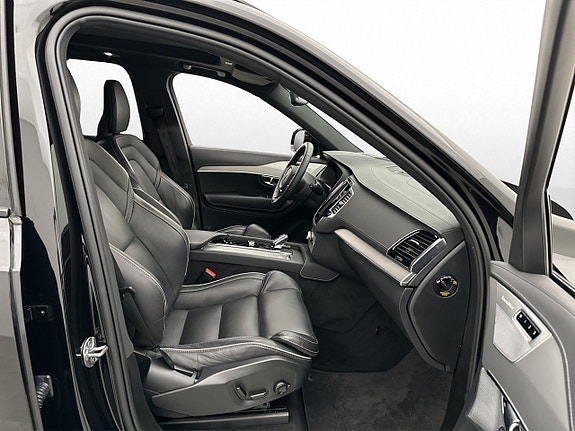 Volvo XC90 29 of 30
