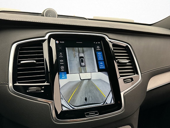 Volvo XC90 21 of 30