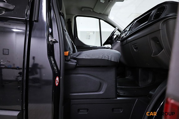 Ford Transit Custom 12 of 16