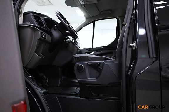 Ford Transit Custom 11 of 16