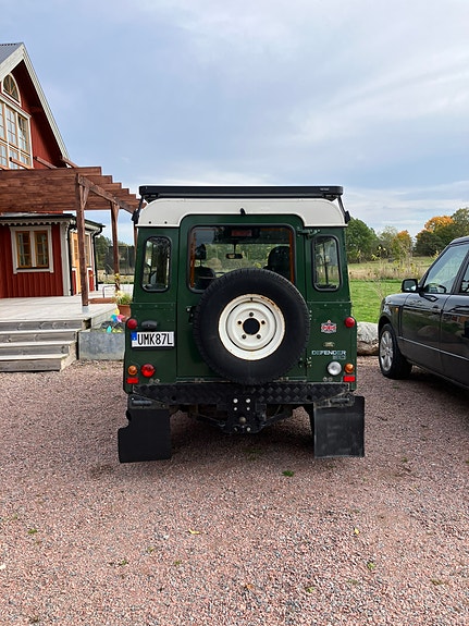 Land Rover Defender 90 11 of 11
