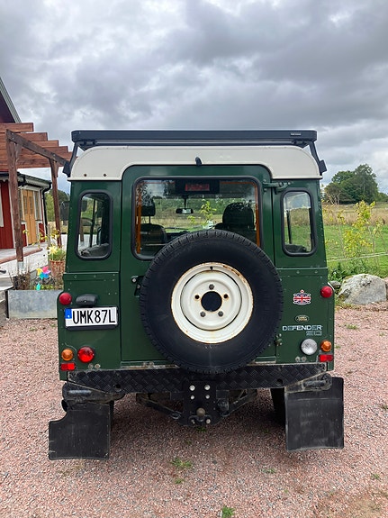 Land Rover Defender 90 3 of 11