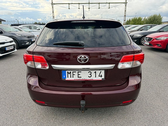 Toyota Avensis 4 of 22