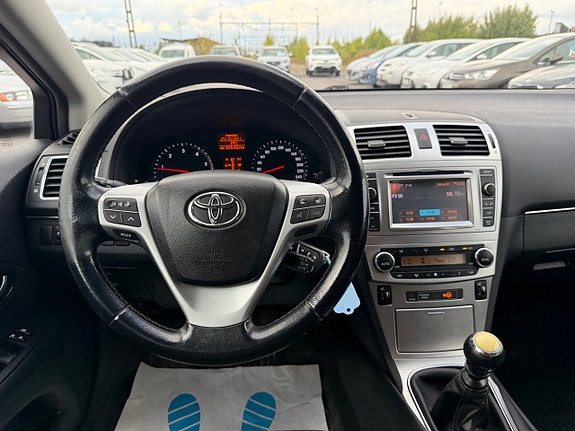 Toyota Avensis 18 of 22