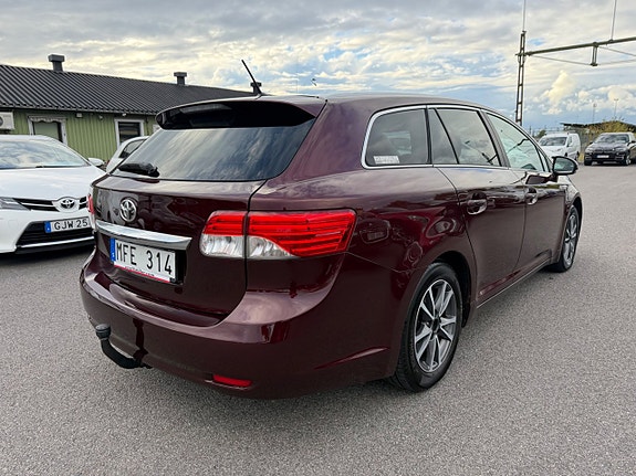 Toyota Avensis 5 of 22