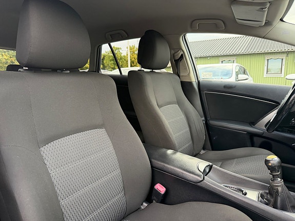 Toyota Avensis 14 of 22