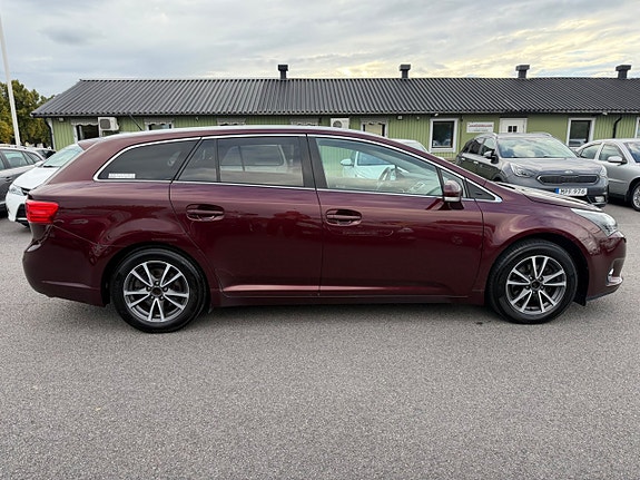 Toyota Avensis 6 of 22