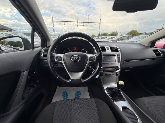 Toyota Avensis 17 of 22