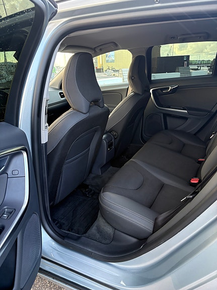 Volvo V60 7 of 10