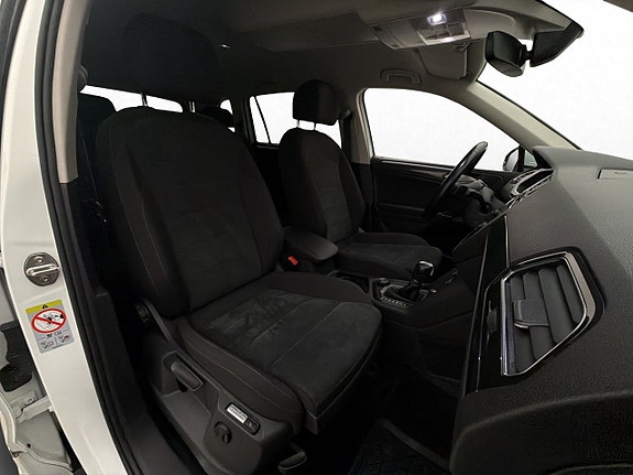 Volkswagen Tiguan Allspace 24 of 30