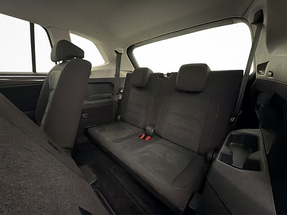 Volkswagen Tiguan Allspace 27 of 30