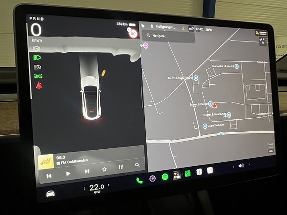 Tesla Model Y 18 of 25