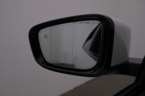 BMW i4 21 of 27