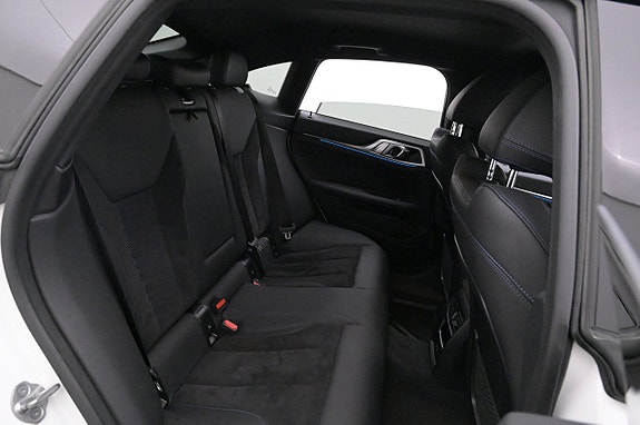 BMW i4 22 of 27