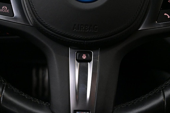 BMW i4 8 of 27
