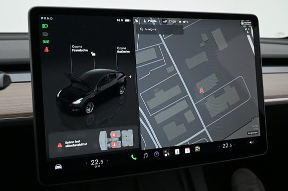 Tesla Model Y 16 of 27