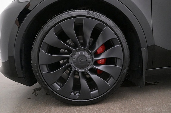 Tesla Model Y 27 of 27