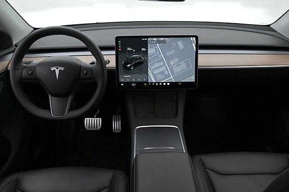 Tesla Model Y 6 of 27