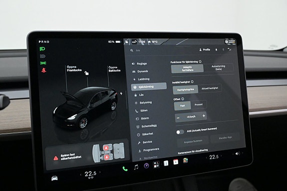 Tesla Model Y 10 of 27