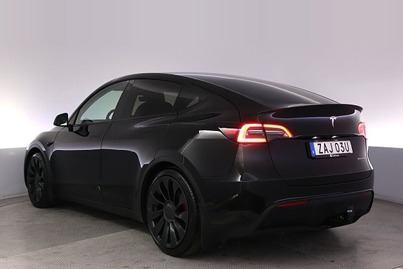 Tesla Model Y 4 of 27