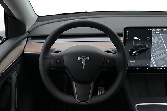 Tesla Model Y 7 of 27