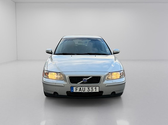 Volvo S60 2 of 14