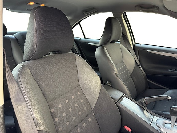 Volvo S60 13 of 14