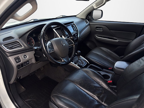 Mitsubishi L200 9 of 18
