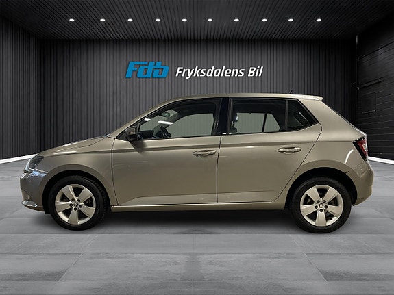 Skoda Fabia 2 of 16