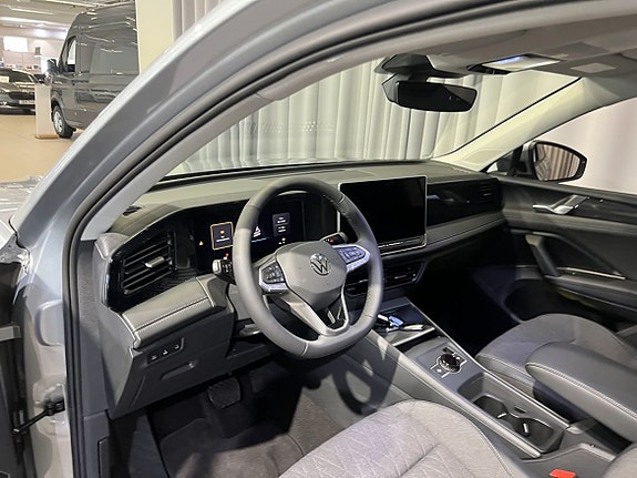 Volkswagen Tiguan 14 of 17