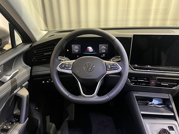 Volkswagen Tiguan 13 of 17