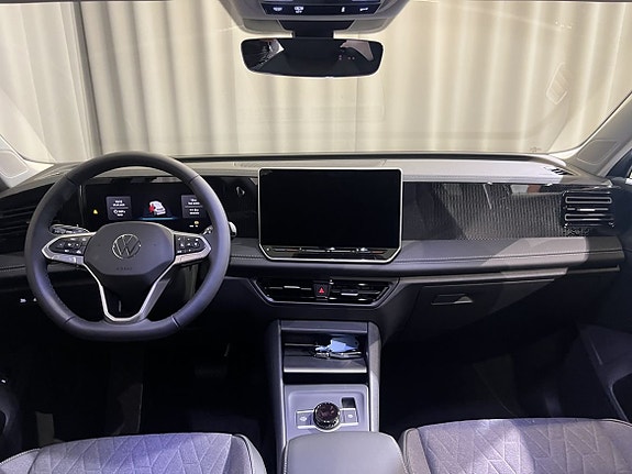 Volkswagen Tiguan 12 of 17