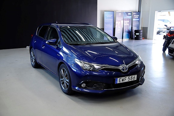 Toyota Auris 5 of 12