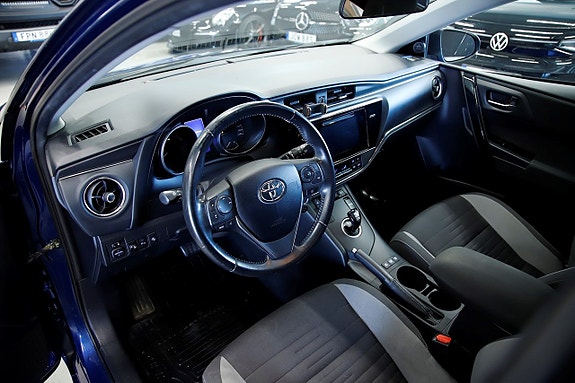 Toyota Auris 6 of 12
