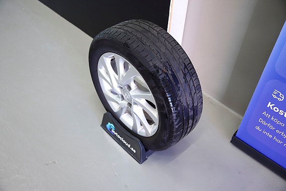 Toyota Auris 12 of 12