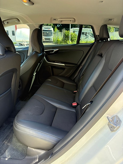 Volvo V60 Cross Country 6 of 6