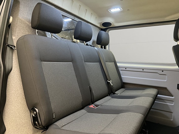 Volkswagen Transporter 26 of 30