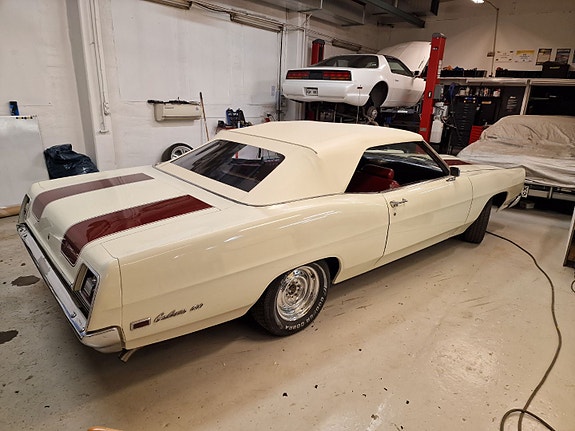 Ford Galaxie 5 of 5