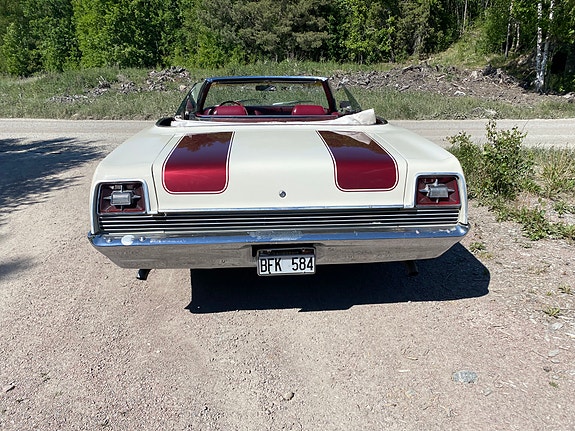 Ford Galaxie 2 of 5
