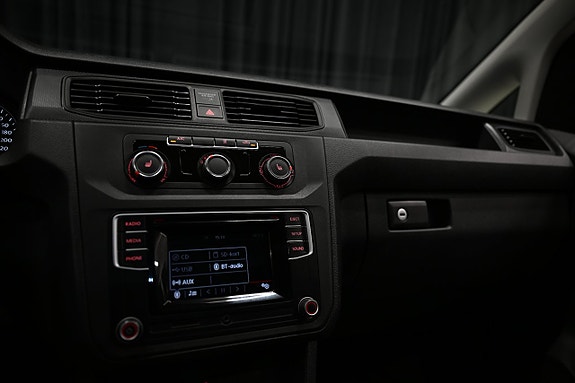 Volkswagen Caddy Maxi 26 of 29