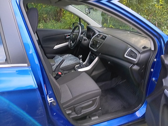 Suzuki SX4 9 of 21
