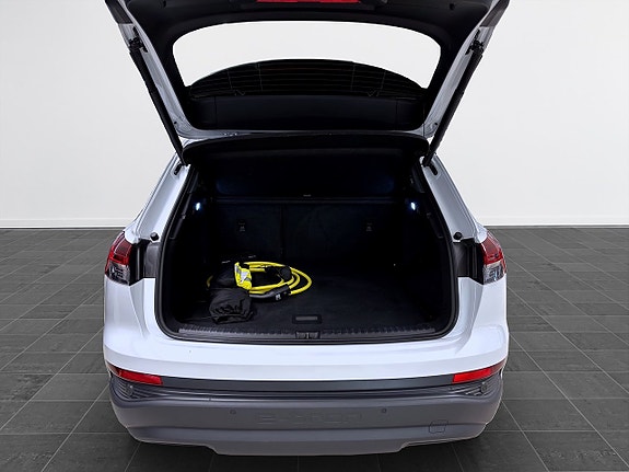 Audi Q4 e-tron 8 of 18