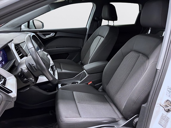 Audi Q4 e-tron 13 of 18