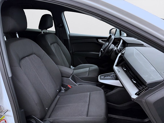 Audi Q4 e-tron 12 of 18
