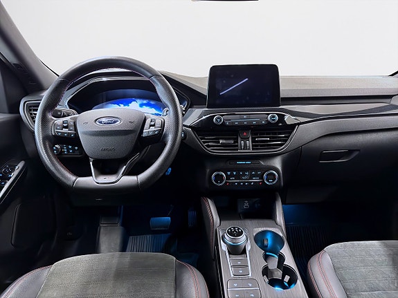 Ford Kuga 10 of 18