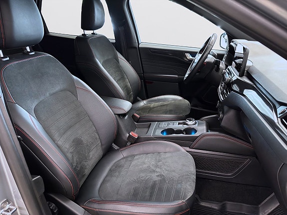 Ford Kuga 11 of 18