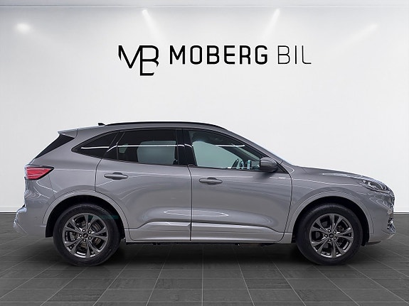Ford Kuga 3 of 18