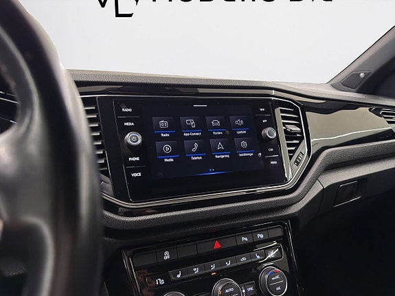 Volkswagen T-Roc 13 of 22